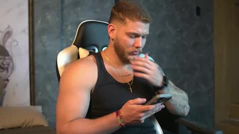 Snapshot of valentino_ferrari28 chatting on September 2025 01:42:02 AM Valentino Ferrari online show from September 2025 01:42:02 AM