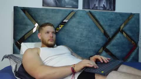 Snapshot of valentino_ferrari28 chatting on October 2025 01:58:02 AM Valentino Ferrari online show from October 2025 01:58:02 AM