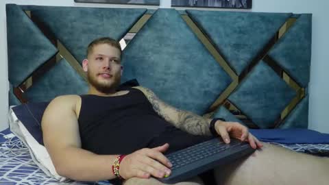 Snapshot of valentino_ferrari28 chatting on October 2025 01:50:02 AM Valentino Ferrari online show from October 2025 01:50:02 AM