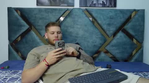 Snapshot of valentino_ferrari28 chatting on October 2025 02:04:01 AM Valentino Ferrari online show from October 2025 02:04:01 AM