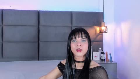 valentino moon online show from October 2025 03:06:02 AM