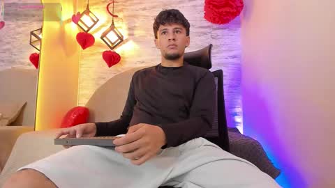 VALENTINO online show from February 2026 01:07:02 PM