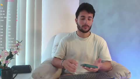 Valentino online show from February 2025 07:41:01 PM