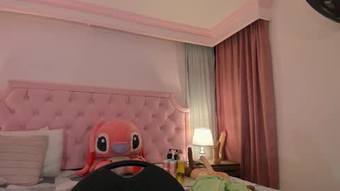 Vale Toro  online show from February 2025 12:14:02 PM