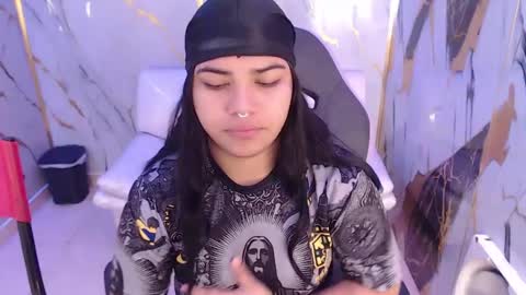 valeri_harpers4 online show from September 2025 01:00:02 PM