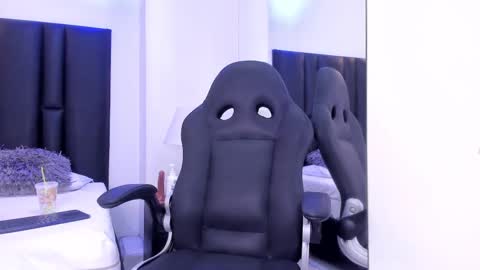 valeri_tafur online show from February 2025 02:10:01 PM