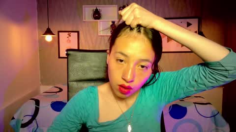 Valeria online show from December 2024 01:06:01 PM