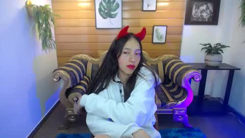 Valeria online show from February 2025 06:00:01 PM