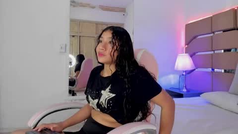 valeria_usuga online show from April 2026 11:16:02 AM