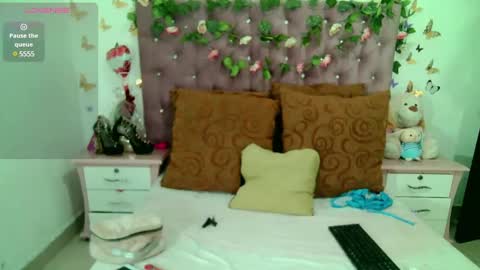 La valerie26 online show from February 2025 01:20:01 AM