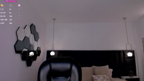 Snapshot of valeriavelvet chatting on January 2025 02:59:01 PM Vale online show from January 2025 02:59:01 PM