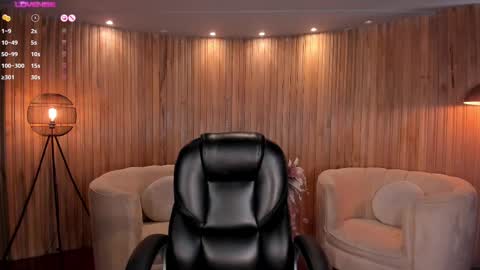 Snapshot of valeriavelvet chatting on February 2025 02:59:01 PM Vale online show from February 2025 02:59:01 PM