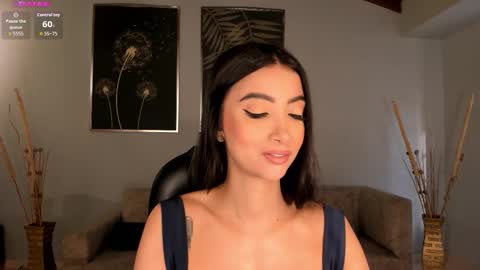 Snapshot of valeriavelvet chatting on September 2025 12:05:01 PM Vale online show from September 2025 12:05:01 PM