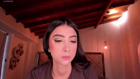 Snapshot of valeriavelvet chatting on October 2025 12:02:01 PM Vale online show from October 2025 12:02:01 PM