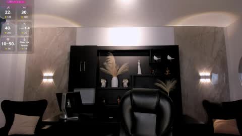 Snapshot of valeriavelvet chatting on October 2025 12:06:01 PM Vale online show from October 2025 12:06:01 PM