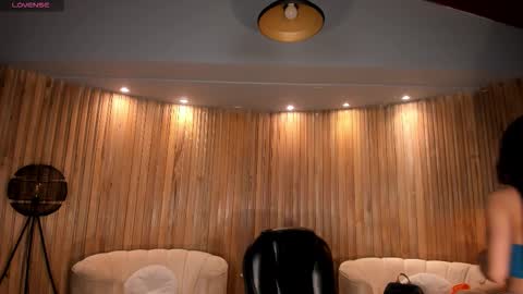 Snapshot of valeriavelvet chatting on October 2025 12:05:02 PM Vale online show from October 2025 12:05:02 PM