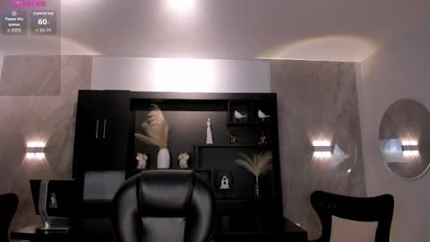 Snapshot of valeriavelvet chatting on November 2025 11:55:02 AM Vale online show from November 2025 11:55:02 AM