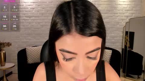 Snapshot of valeriavelvet chatting on November 2025 12:04:01 PM Vale online show from November 2025 12:04:01 PM