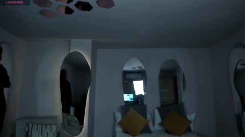 Snapshot of valeriavelvet chatting on February 2026 12:10:02 PM Vale online show from February 2026 12:10:02 PM