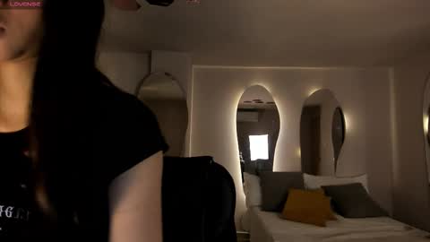 Snapshot of valeriavelvet chatting on February 2026 12:08:02 PM Vale online show from February 2026 12:08:02 PM