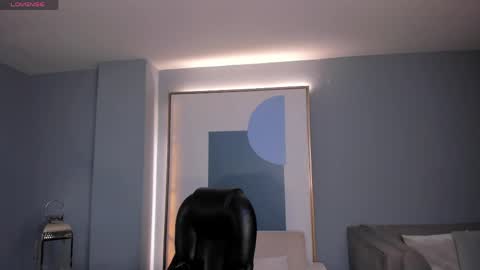 Snapshot of valeriavelvet chatting on May 2026 12:00:02 PM Vale online show from May 2026 12:00:02 PM