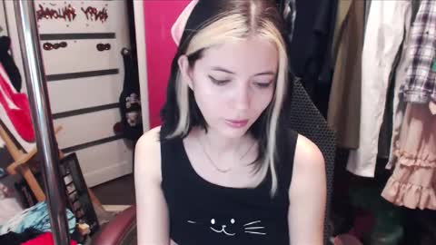 ValeriaXKiss online show from February 2025 01:34:01 AM