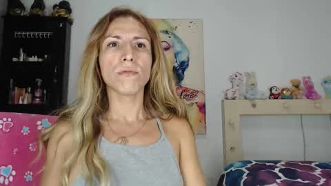 valerie_rousse online show from May 2026 05:03:01 AM
