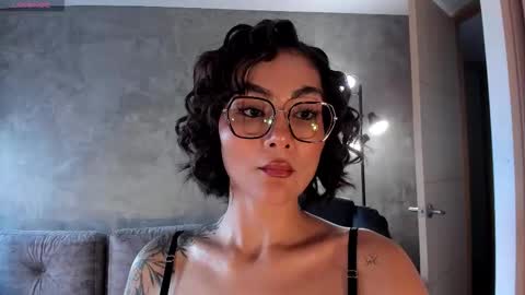 Snapshot of valerieaustin chatting on November 2025 02:40:02 PM call me Val online show from November 2025 02:40:02 PM