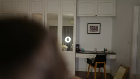 Valerie online show from October 2025 02:33:01 AM