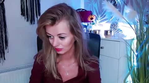 Valerie  online show from December 2024 02:51:01 PM