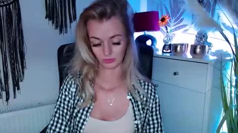 Valerie  online show from February 2025 02:53:02 PM