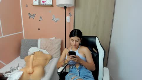 Juli C online show from January 2025 08:33:01 PM