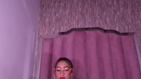 Valeryn online show from October 2025 03:17:01 AM