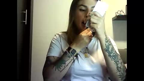 Snapshot of valery__rouse_ chatting on May 2026 09:43:01 PM Valery online show from May 2026 09:43:01 PM