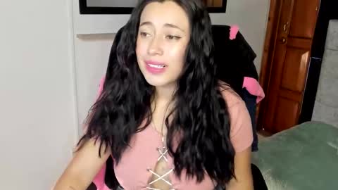 Snapshot of valery_bonneth chatting on February 2026 12:32:02 PM valery_bonneth online show from February 2026 12:32:02 PM