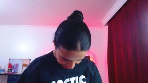 Snapshot of valery_meer_ chatting on October 2025 12:47:01 AM Valeria online show from October 2025 12:47:01 AM