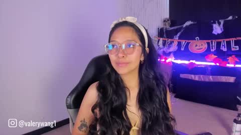 Val online show from October 2025 11:41:02 AM