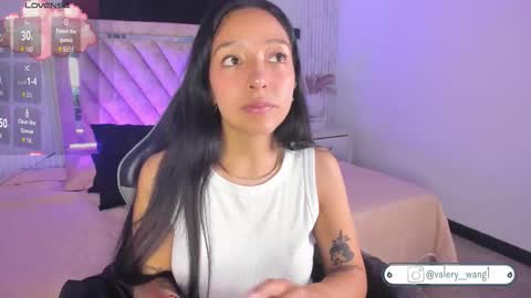 Val online show from November 2025 12:04:01 PM