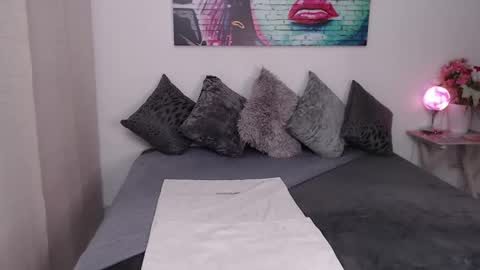 Snapshot of valeryrivas_ chatting on September 2025 08:23:01 PM Valery Rivas online show from September 2025 08:23:01 PM