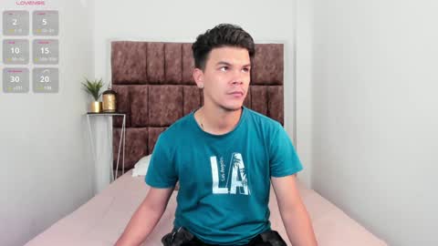 Snapshot of valerystonne_ chatting on January 2025 09:00:01 PM Valery Stonne online show from January 2025 09:00:01 PM