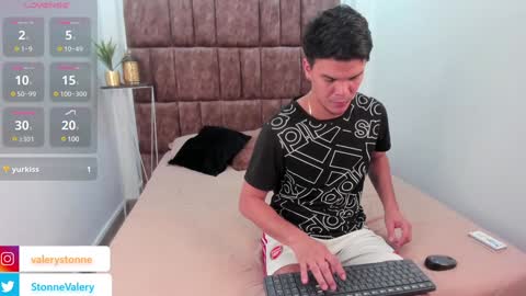 Snapshot of valerystonne_ chatting on January 2025 09:04:02 PM Valery Stonne online show from January 2025 09:04:02 PM