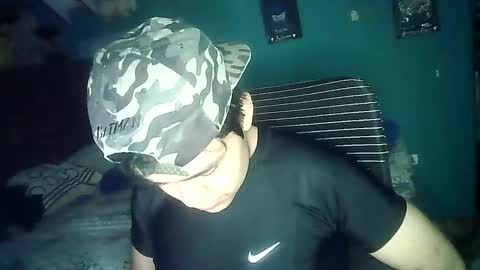 Snapshot of valesh20 chatting on September 2025 04:01:02 AM Valesh19 online show from September 2025 04:01:02 AM