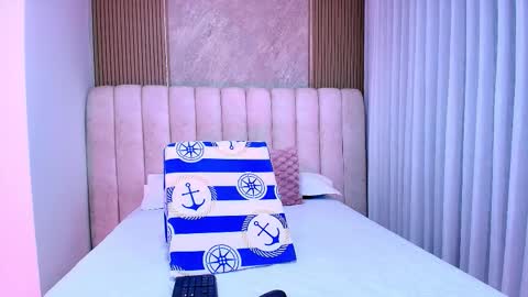 Snapshot of valeska_roberts chatting on November 2025 12:05:02 PM Valeska online show from November 2025 12:05:02 PM