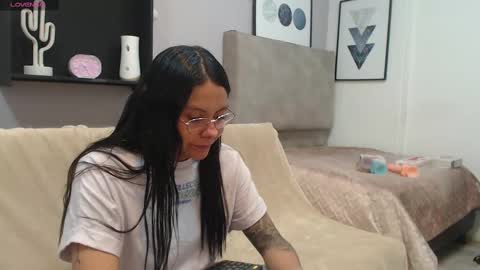 valevicious online show from February 2025 07:05:01 PM