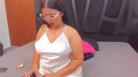 VALKA ROSS online show from December 2025 11:31:02 PM