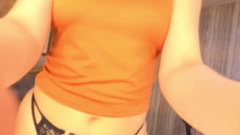 Valkiria  online show from October 2025 01:18:01 PM