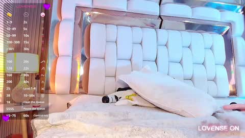 Valkiria moore  online show from March 2025 01:09:01 AM