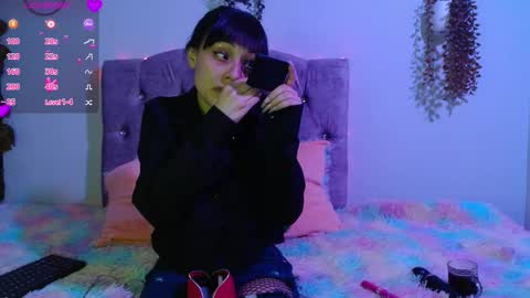 valkiry_ online show from March 2026 10:13:01 PM