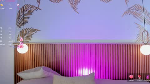 valleriie_ online show from April 2026 03:39:02 PM