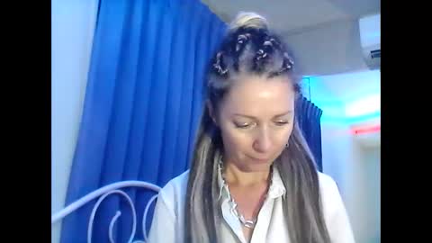 Snapshot of valleriwind chatting on January 2025 03:28:02 PM ValleriWind online show from January 2025 03:28:02 PM